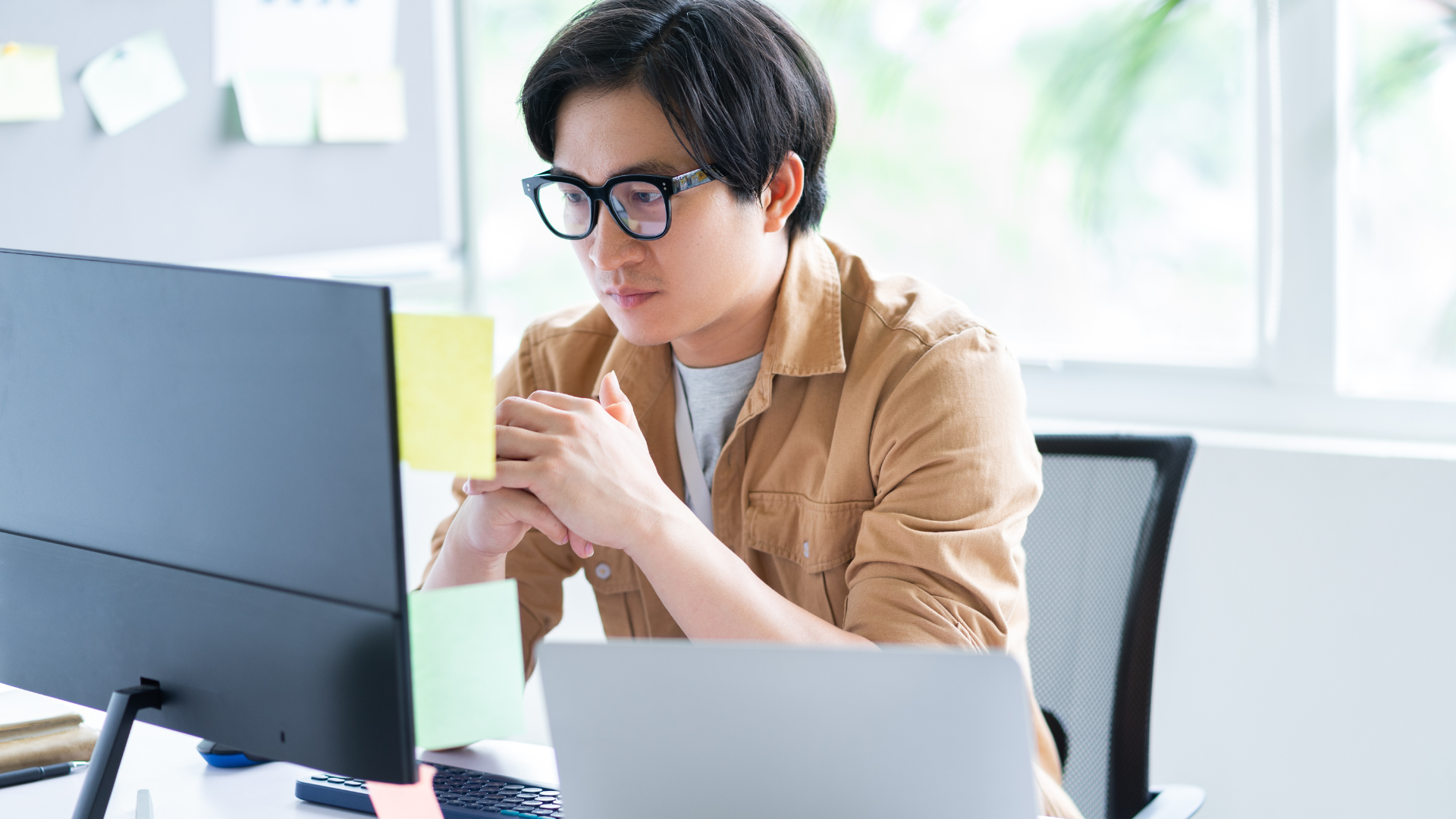 Pemantauan komunikasi bisnis dengan QA Dashboard Kangtau yang memastikan kepatuhan dan efisiensi operasional.